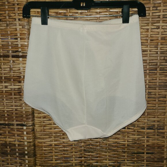 VTG Flexees Girdle Brief Beige Size 1X Fits Waist 31-32" Style 1526 Nylon Spande - Picture 4 of 4